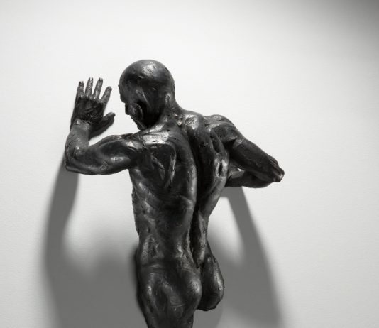 Entrerei di nascosto