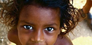 Sorriderei se non dovessi piangere